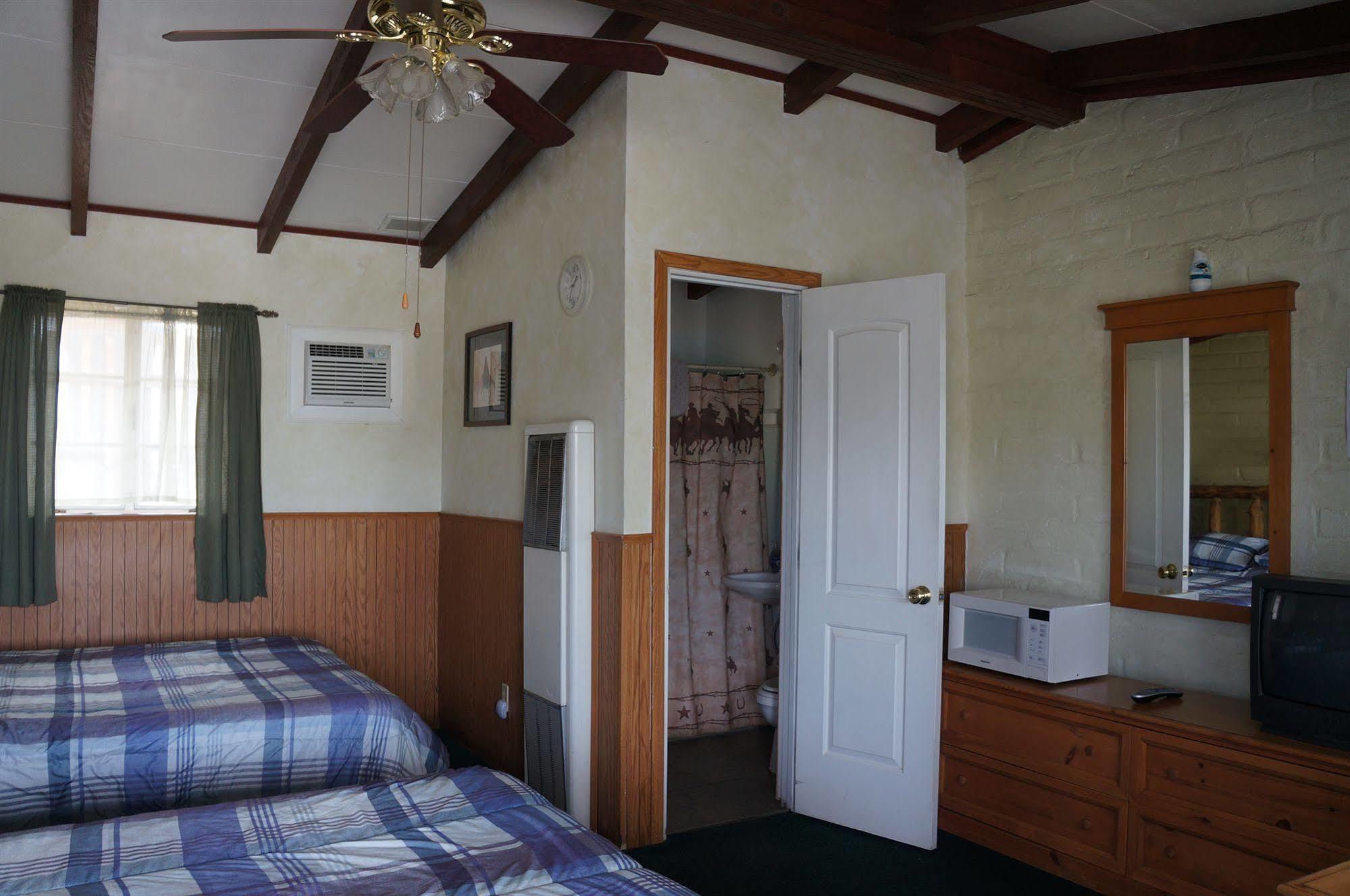 Trail Rider'S Inn Motel Тумбстоун Екстериор снимка